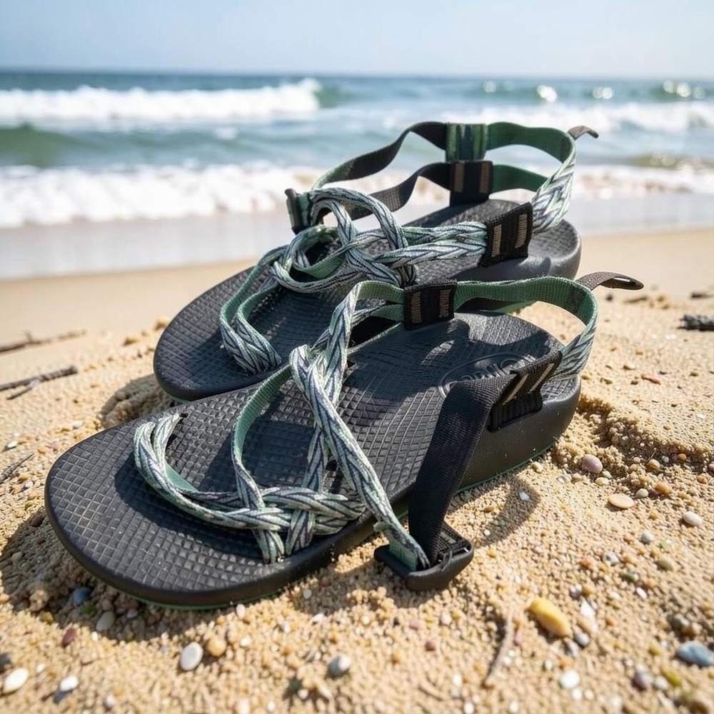 Chaco Z/Cloud 2 Kids Size 4 Sport Sandals Black Green Braided Straps Toe Loop